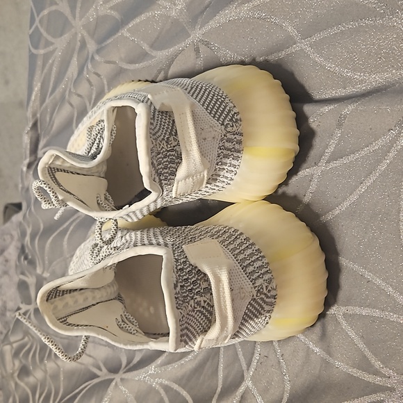 YEEZY MEN SHOES - Picture 5 of 6